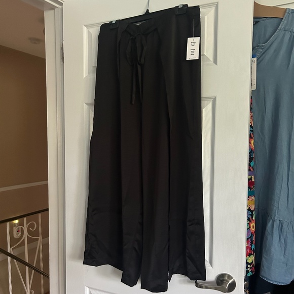 Black Wide Leg Pants - Picture 1 of 5